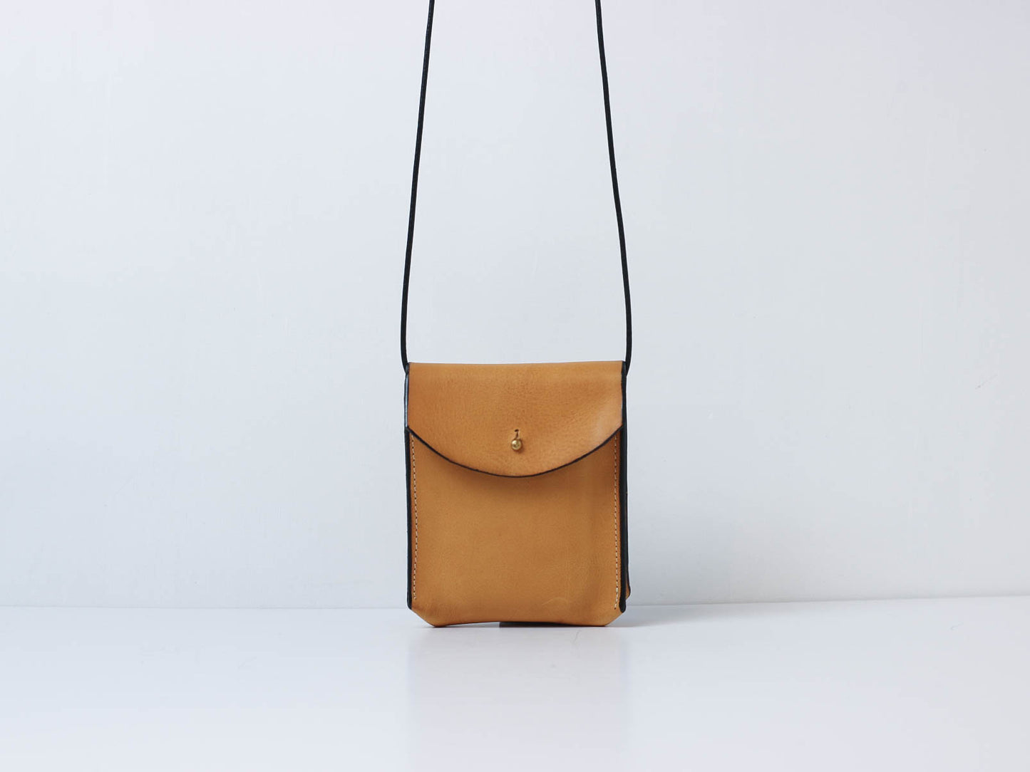 EVENING - Leather Crossbody Pouch