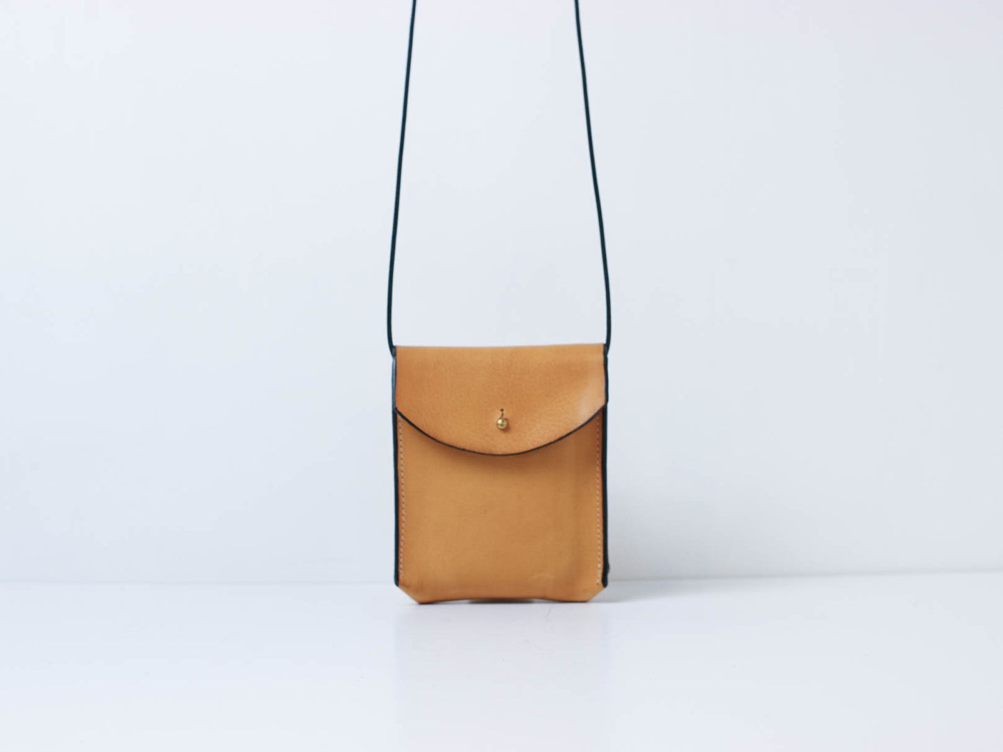 EVENING - Leather Crossbody Pouch