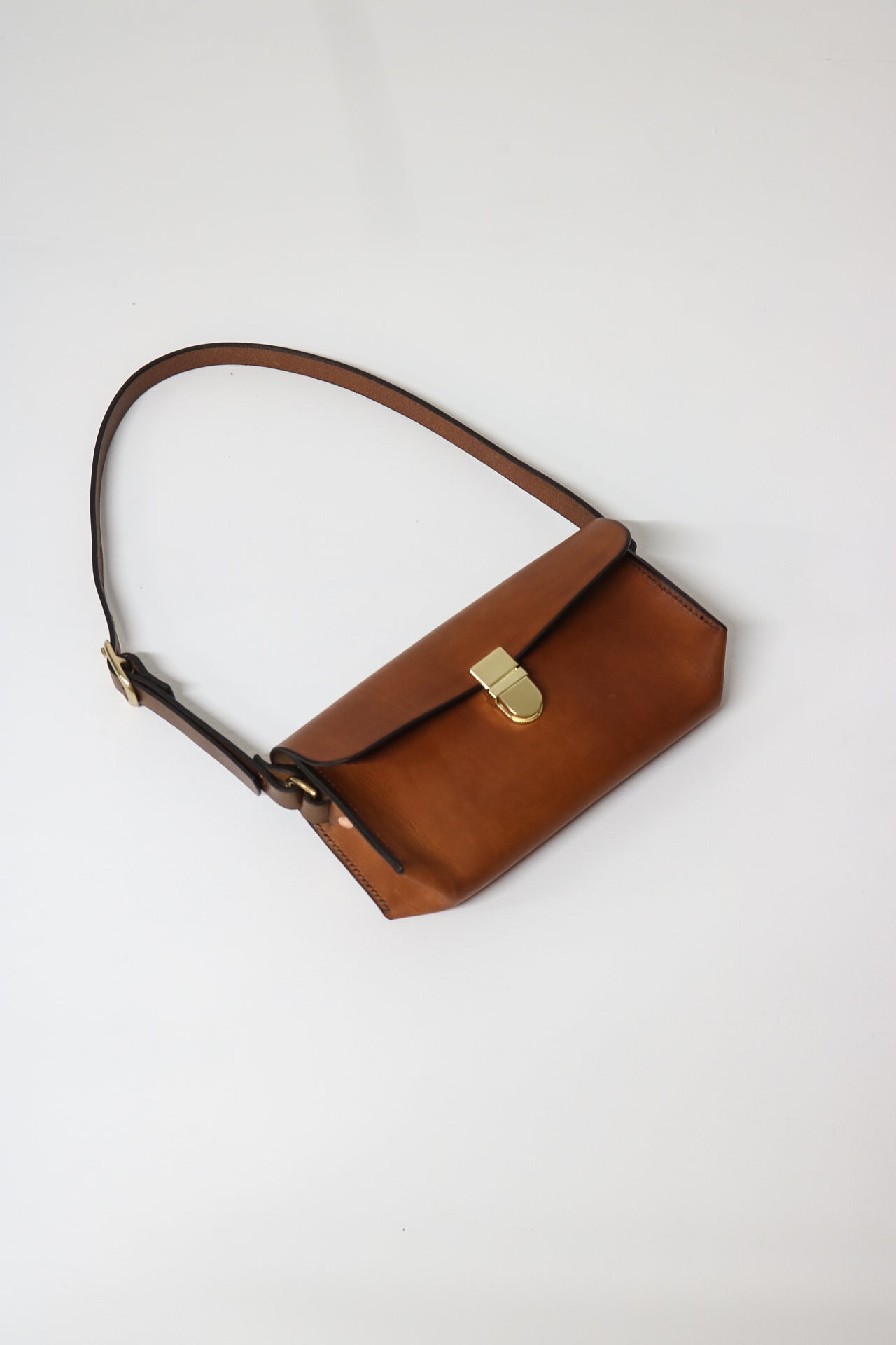 CARRIE|SADDLE LEATHER