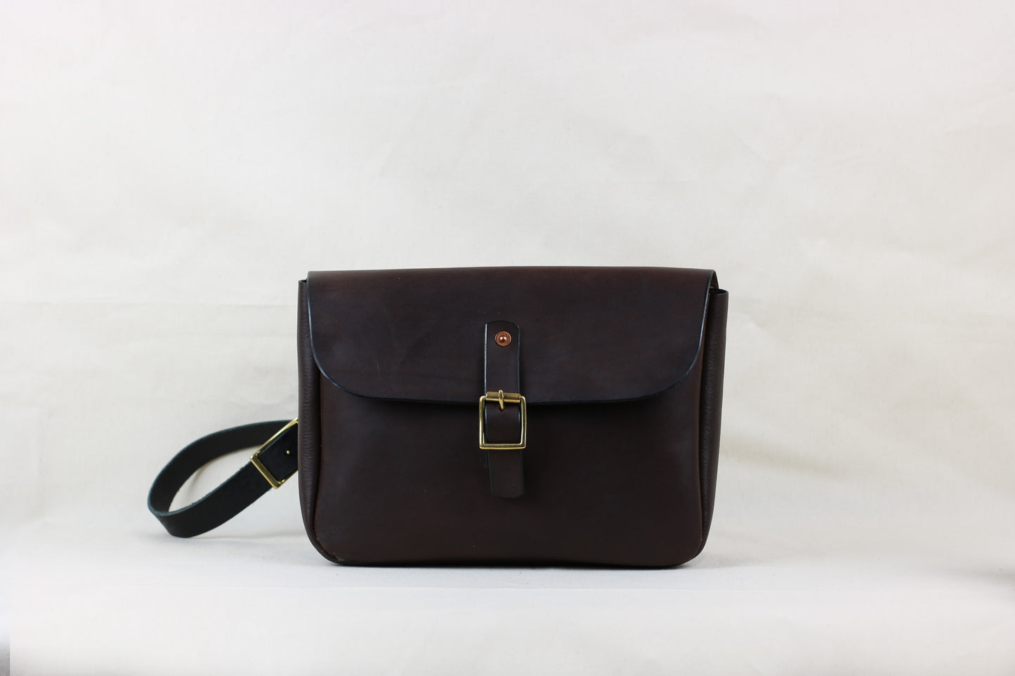 PORTLAND - Leather Crossbody Bag