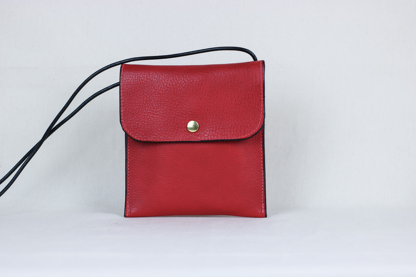 EEMO - Leather Crossbody Pouch