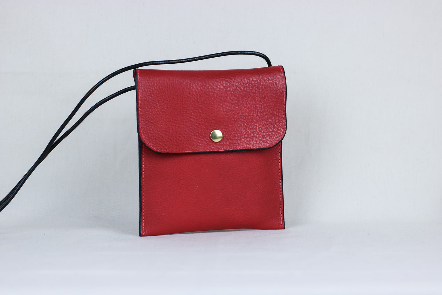 EEMO - Leather Crossbody Pouch